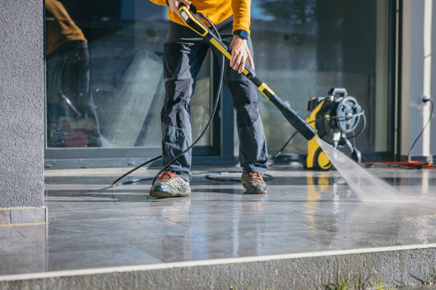 Best Pool Deck Cleaning in Santa Clara, NM